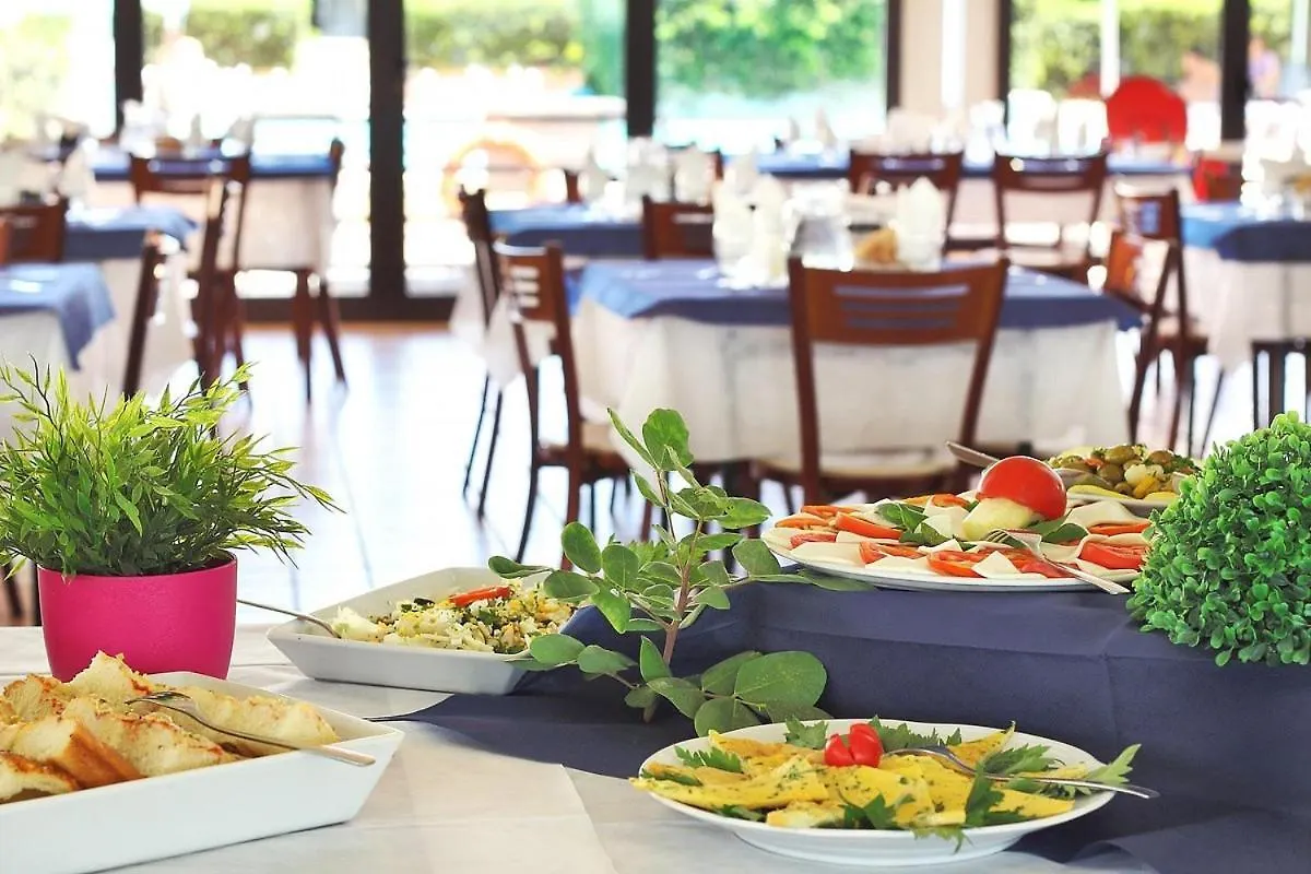 L'Oasi Di Athena Villa Ragusa 0*,  İtalya